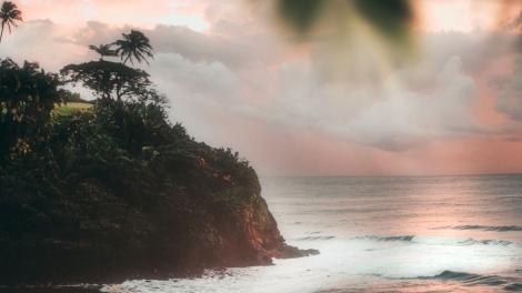 夏威夷州海岸边的悬崖