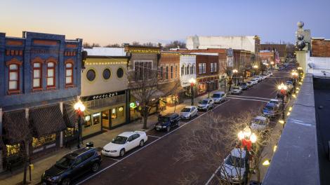 Explora el encanto del centro de Brick District