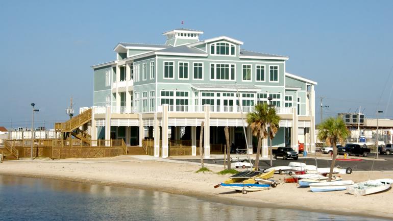 密西西比州格爾夫波特的濱水區一景