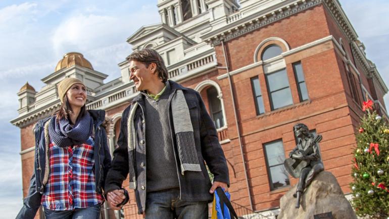 Couple shopping in historic downtown Sevierville, Tennessee