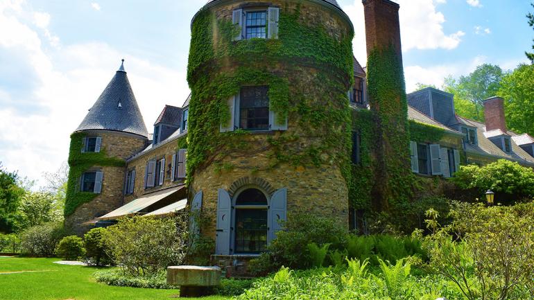 宾夕法尼亚州波科诺山的地标灰塔豪宅