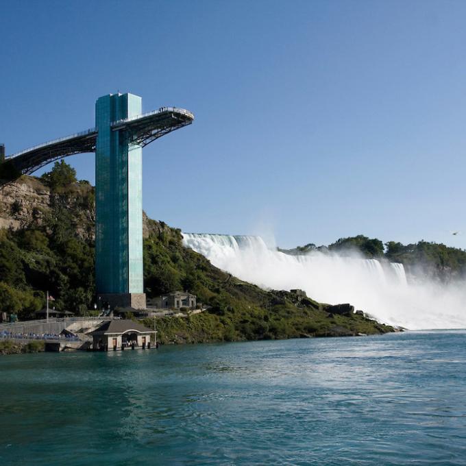 La torre de observación que cuida de las aves