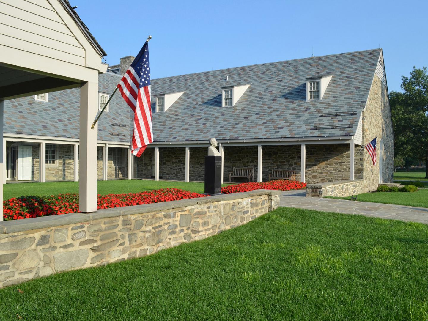 Un Día de los Caídos soleado en Roosevelt Library and Museum