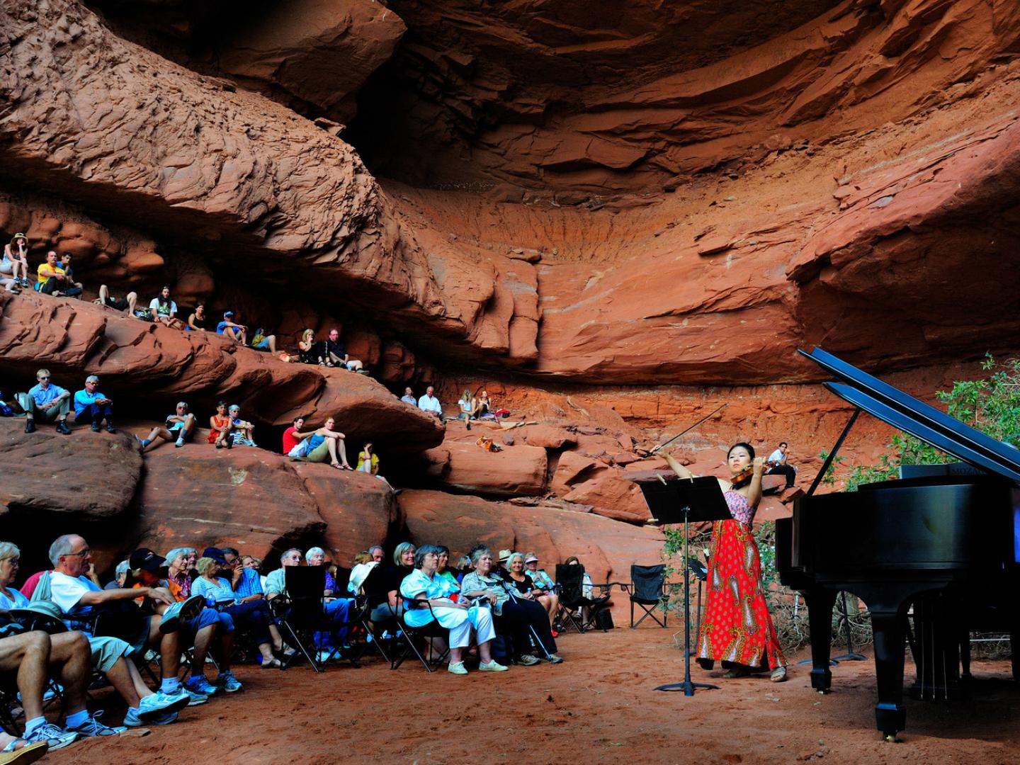 摩押音乐节上的天然户外剧院