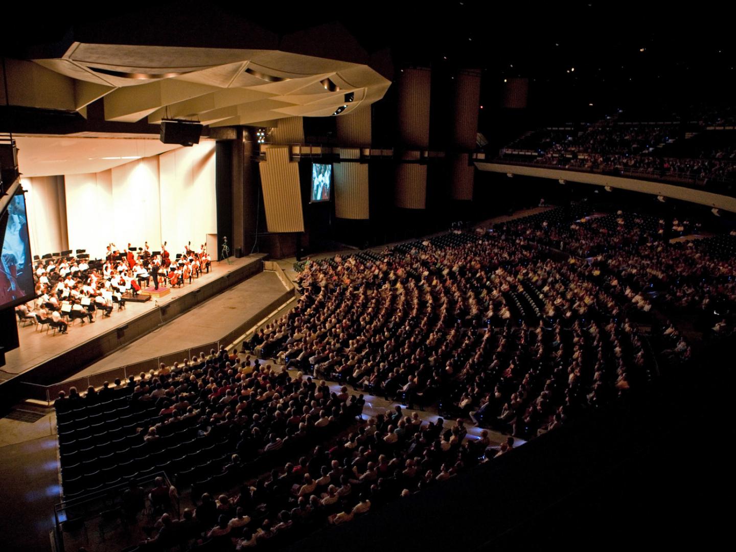 The Philadelphia Orchestra plays to a rapt audience 