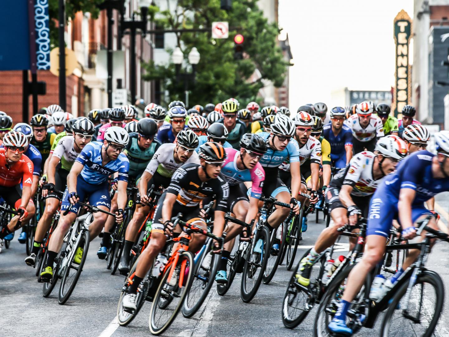 田纳西州诺克斯维尔美国职业公路自行车赛全国锦标赛上的参赛选手