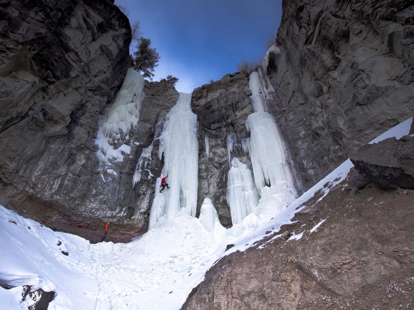 Escalade d’un mur de glace près de Cody, Wyoming