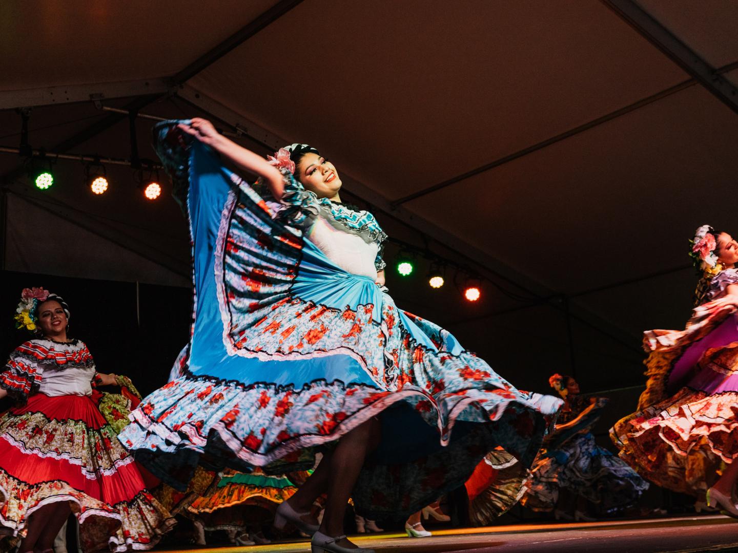 Tanzaufführung beim Portland Cinco de Mayo Festival in Portland, Oregon