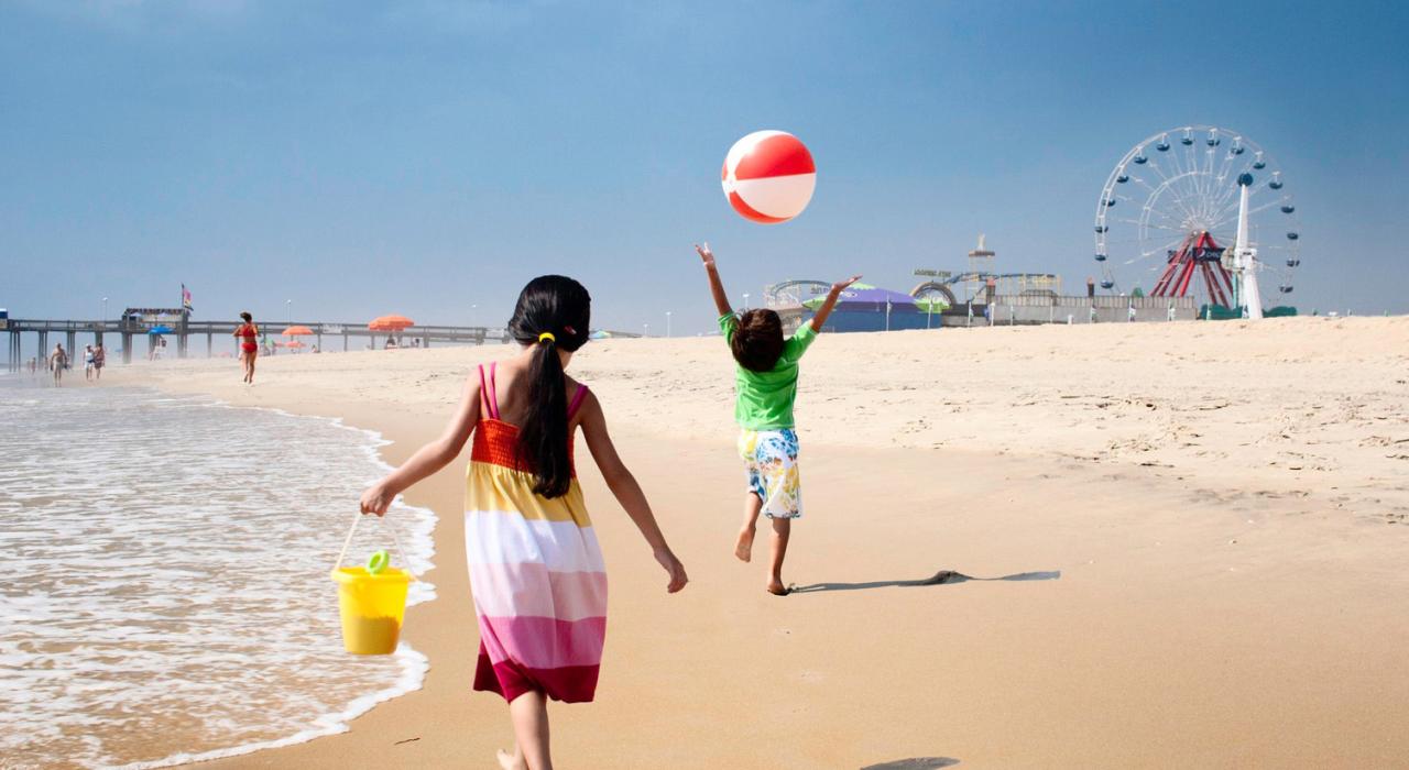 Kids playing along the shoreline