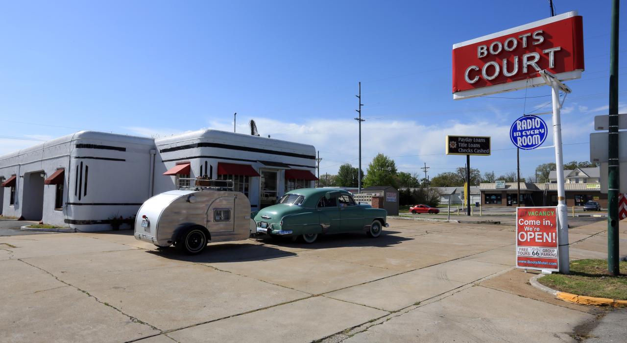 Boots Court Motel on Route 66 in Carthage, Missouri
