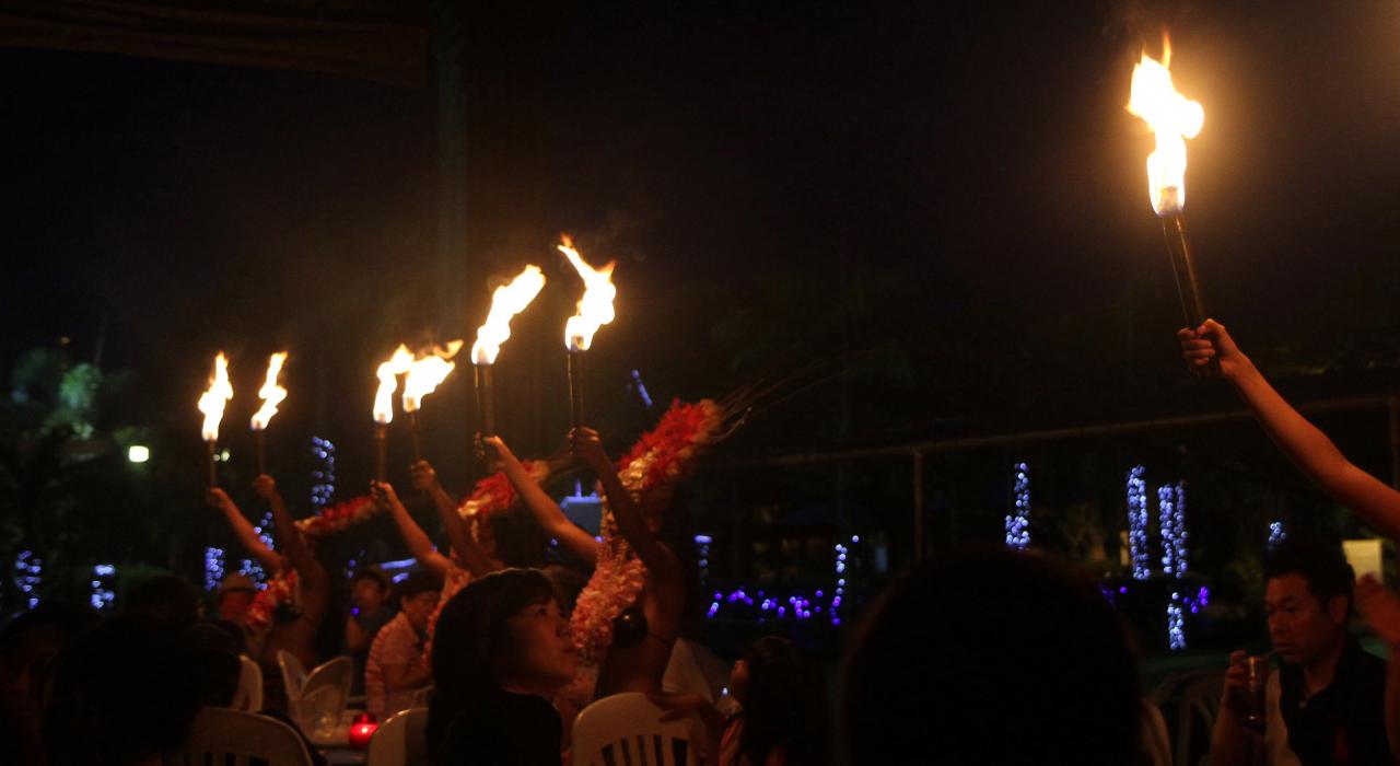 通过音乐、舞蹈和美食感受查莫罗文化