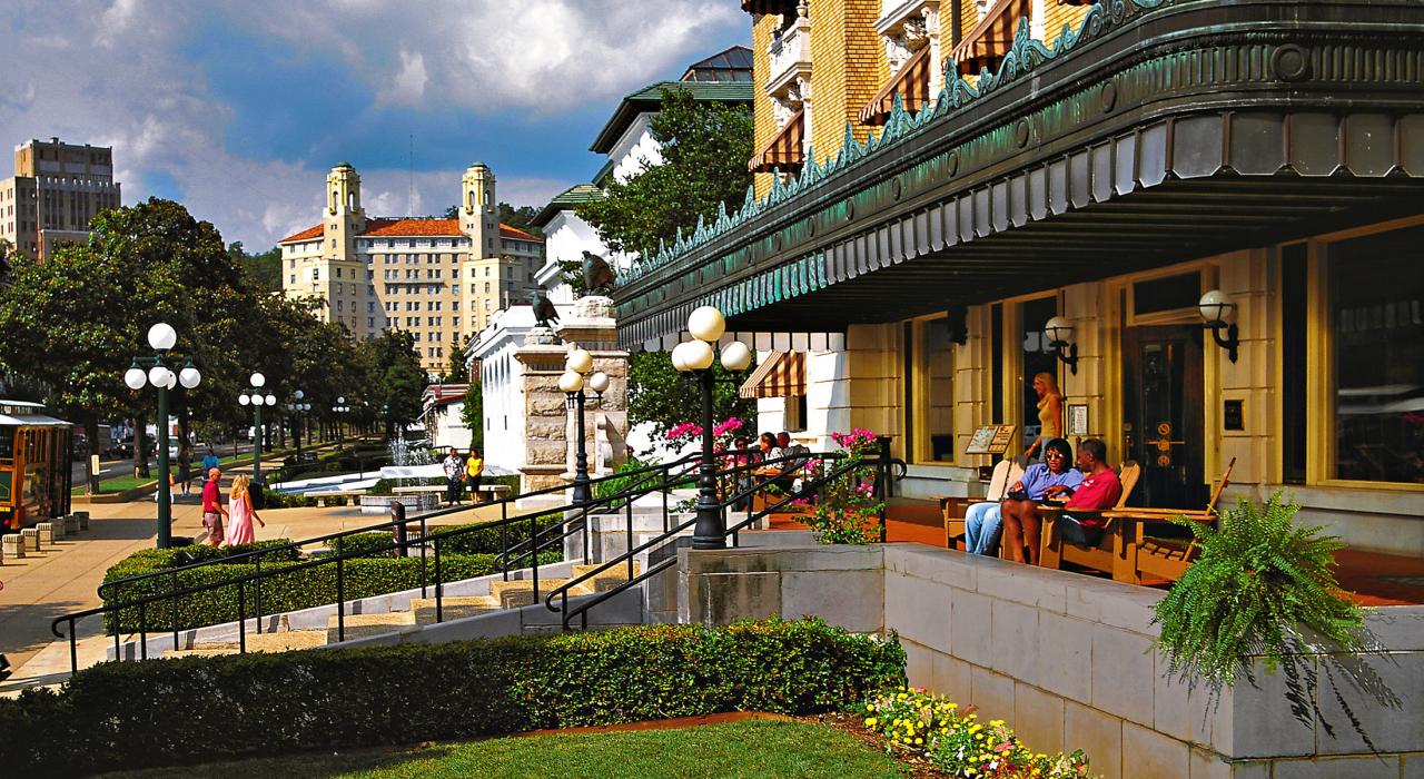 Histórico conjunto de viviendas Bathhouse Row en el Hot Springs National Park, Arkansas