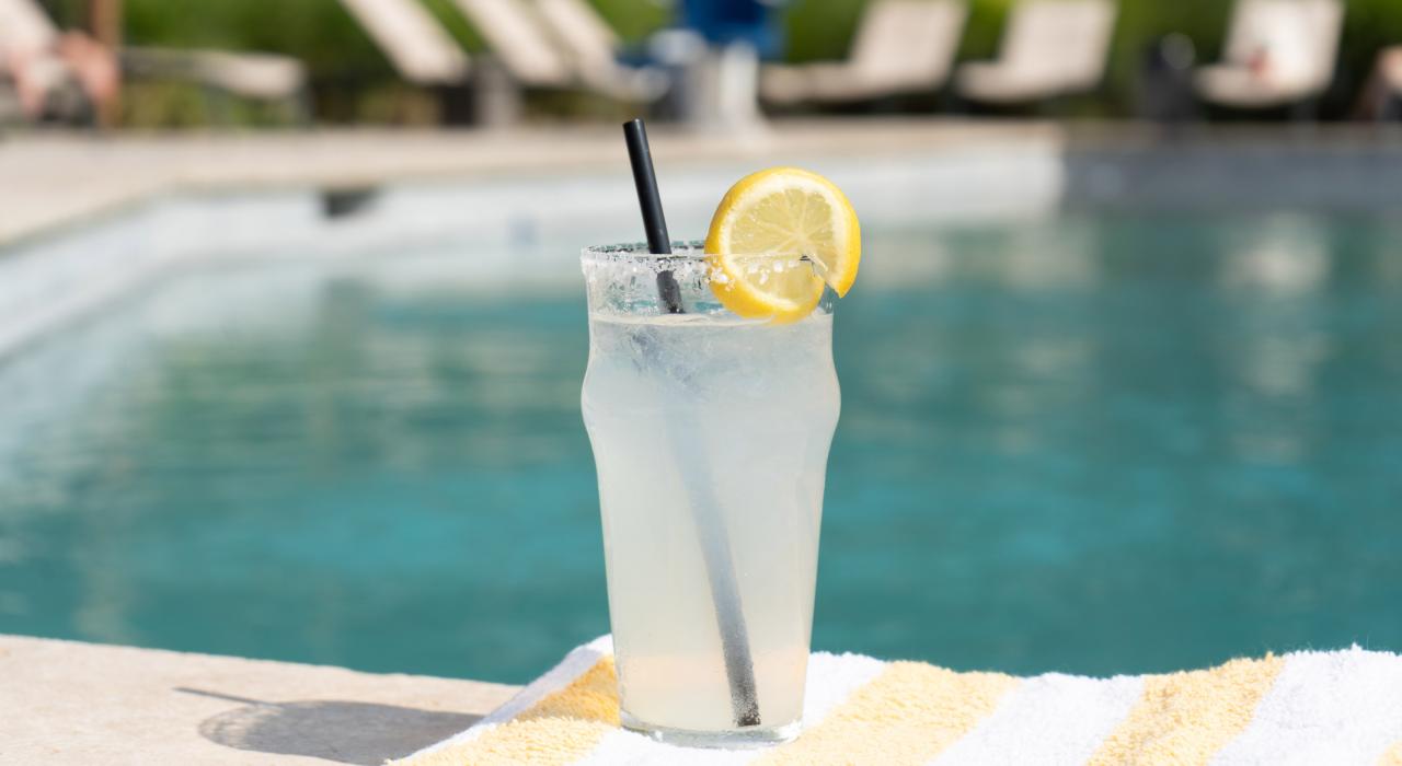 ラボックのシグネチャーカクテルである爽やかなチルトン