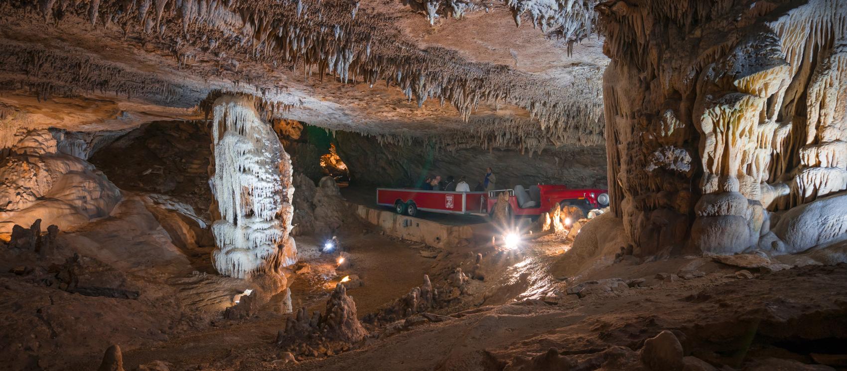 Recorrido por las Fantastic Caverns de Springfield, una de las muchas cuevas impresionantes del estado